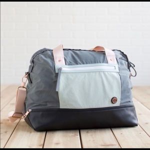 ISO Lululemon Runaway Retreat Duffle